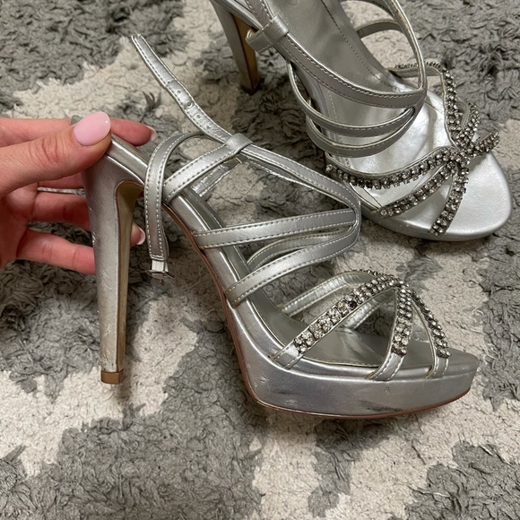 Heels - Picture 2 of 6